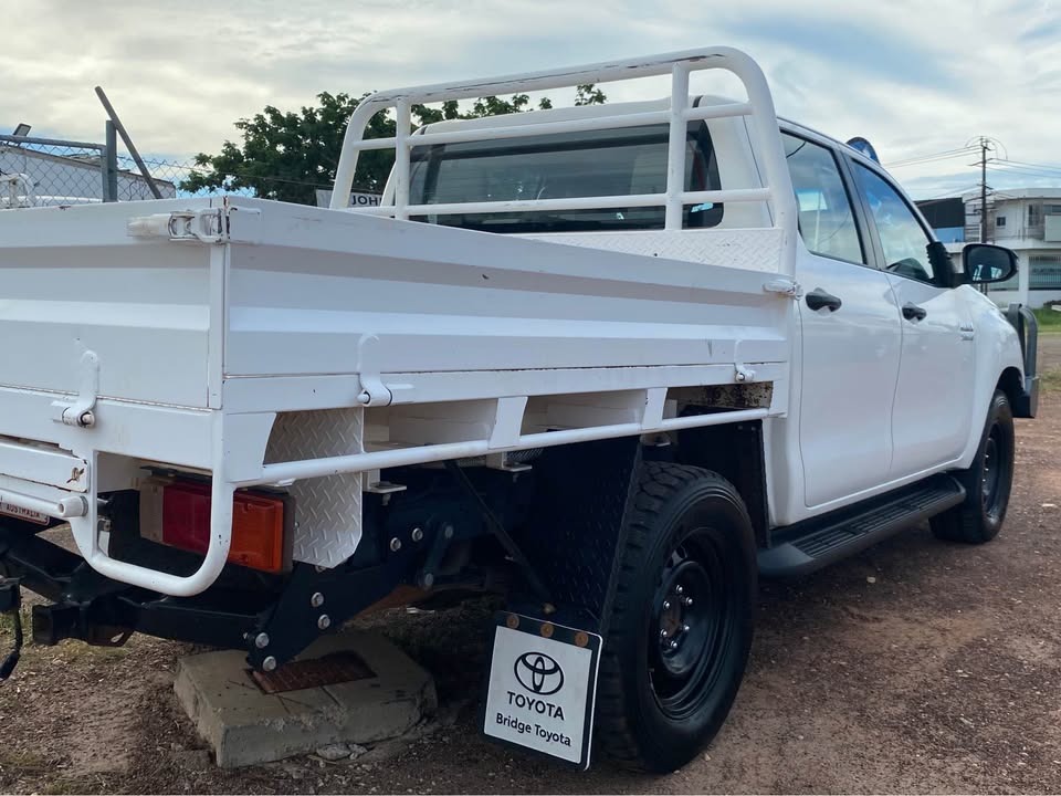  Hilux