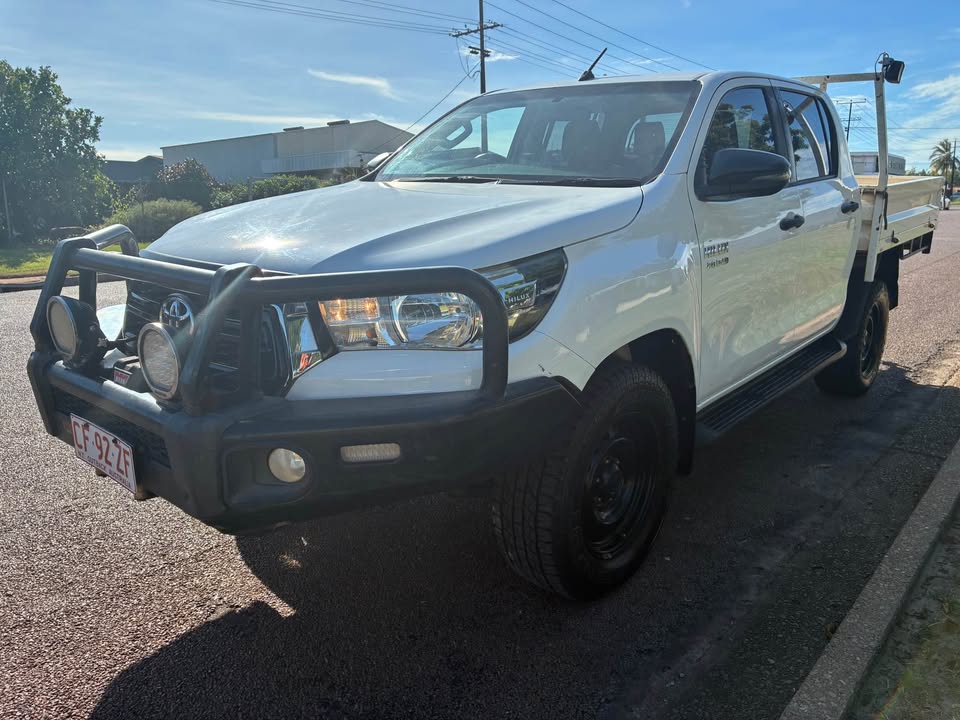  Hilux