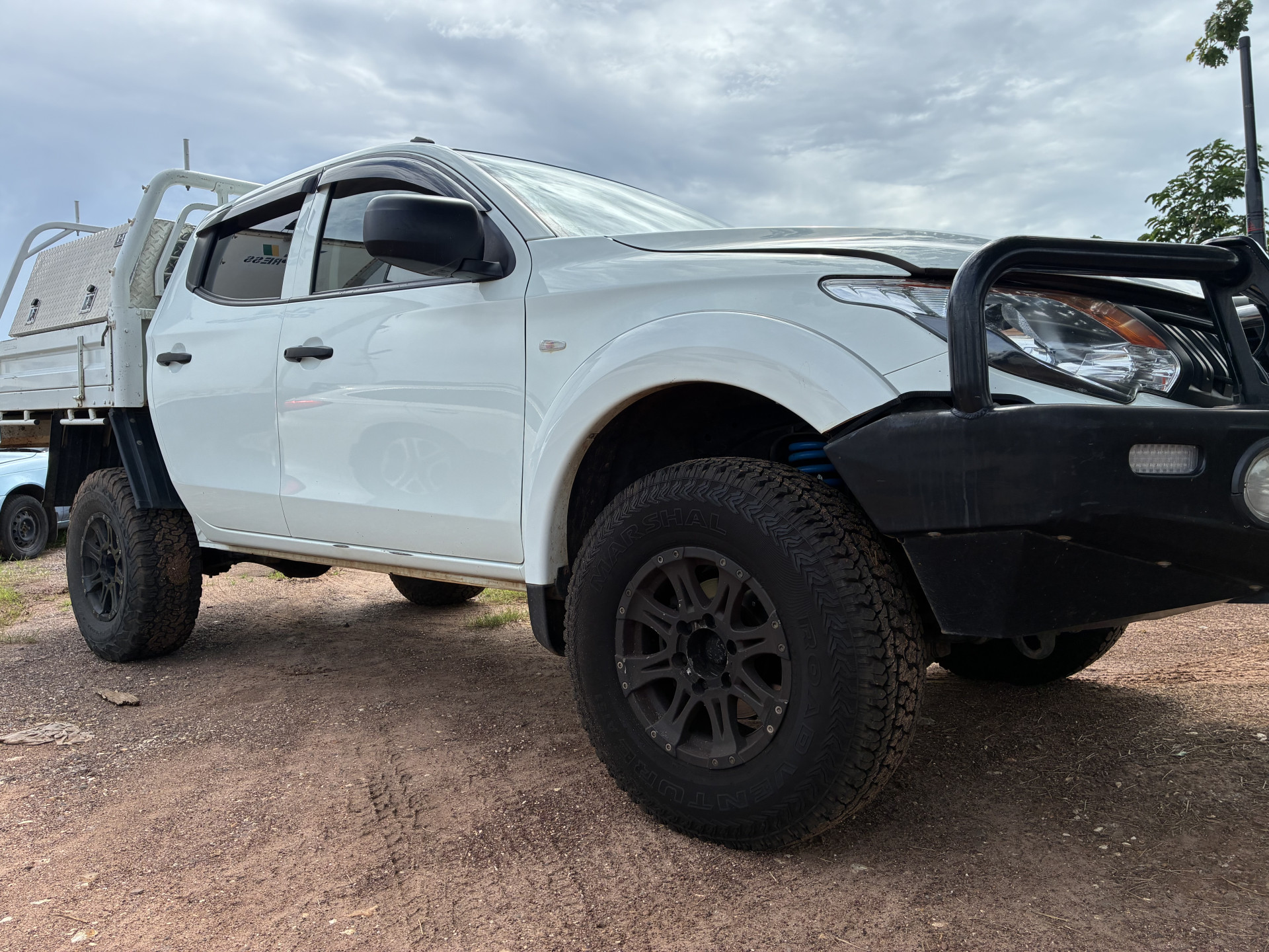 Mitsubishi triton